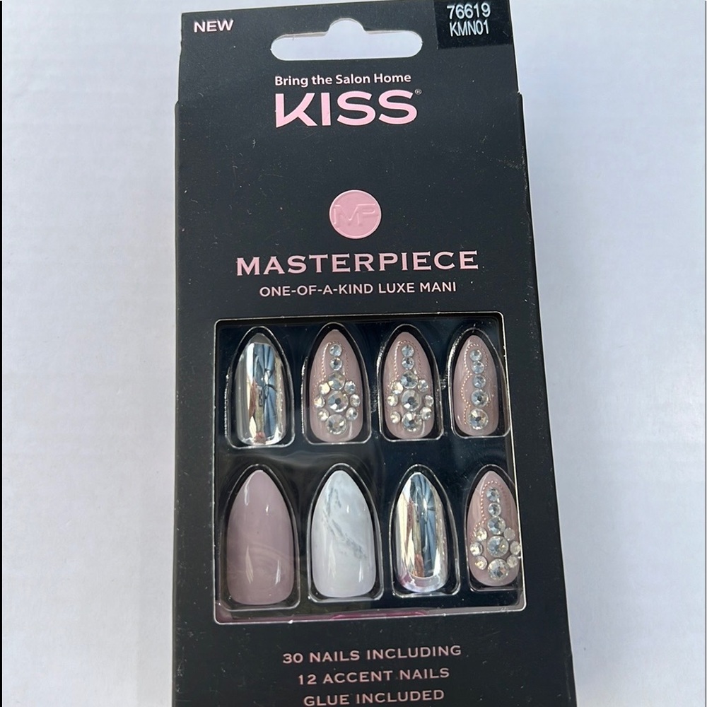 Kiss Masterpiece One-Of-A-Kind Luxe Mani Set in ‘Kitty Gurl’